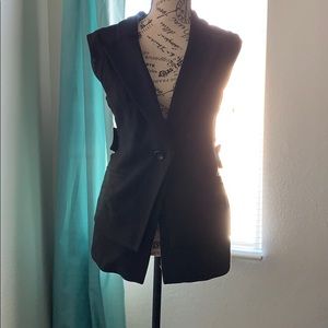 Black woman’s vest size small